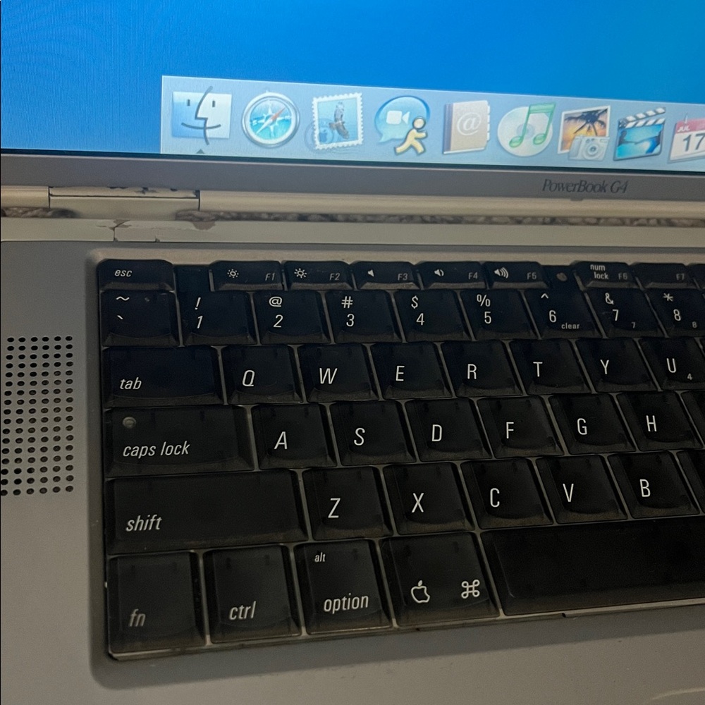 Apple 🍎 PowerBook G4 Laptop - Picture 7 of 13